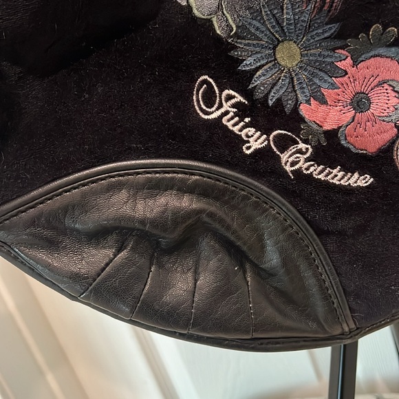 Velvet JUICY COUTURE Y2K shoulder bag with beautiful embroidery and wristlet - Picture 5 of 16